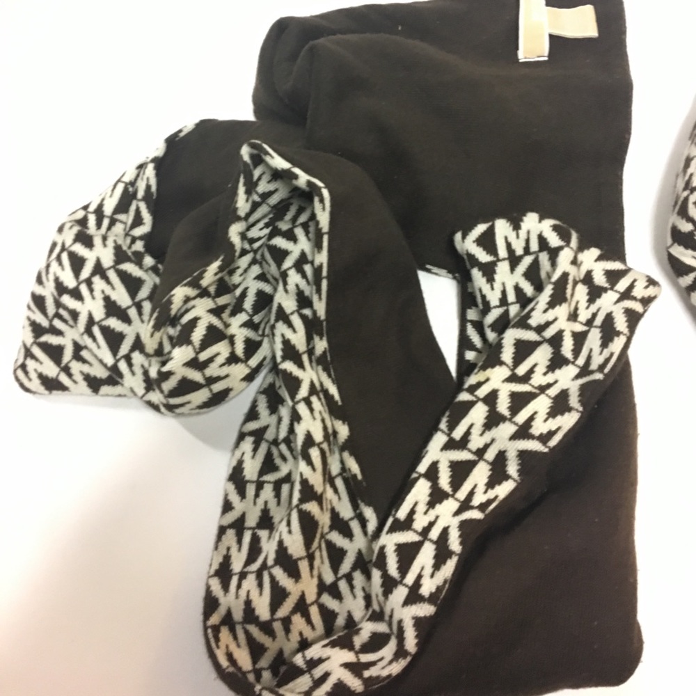 Micheal kros hat scarf combo like new